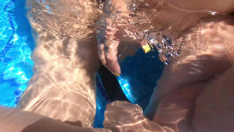 Cheyenne Rose 80: Gode double embout sous l’eau