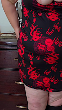 Dicker arsch, reife hijab, weiße MILf, zeigt große titten aus heißem minikleid - bBW SSBBW