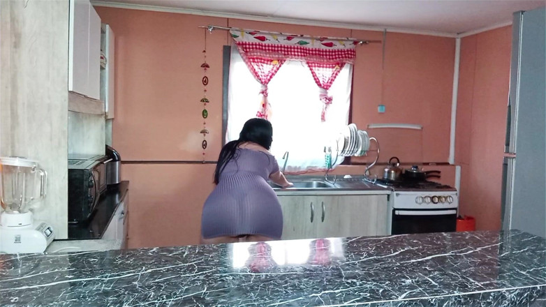 Kellyhotstepmom: Liebe, ich lade dich in mein Haus ein. Ich bin...