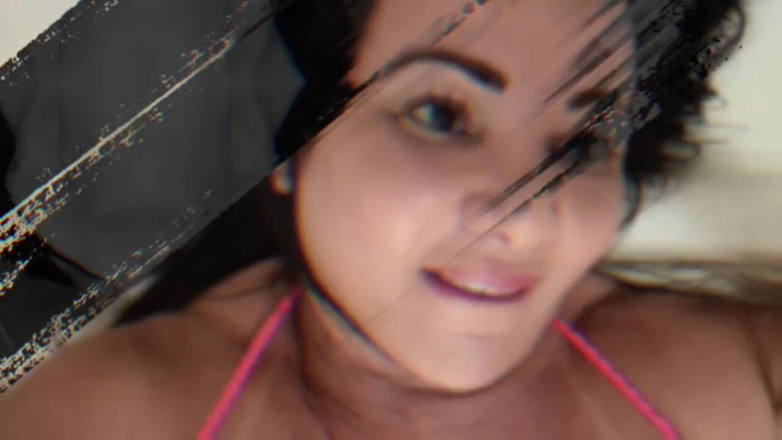 Fatima Denise Campelo de Lima Souza: Bianca Naldy masturbându-și vaginul gras