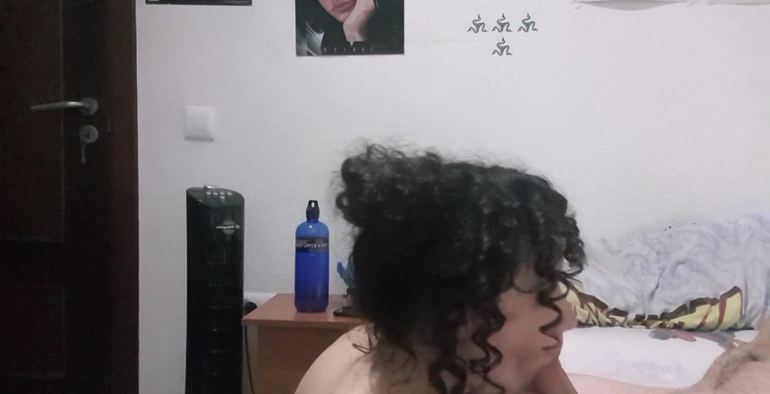Sarahroomie: Ich liebe es, sein ganzes sperma auf meinem gesicht zu...