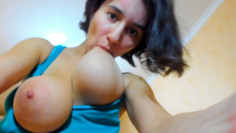 myla_angel: Gymnastique en vêtements de sport et à poil, seins sucer, marche à...