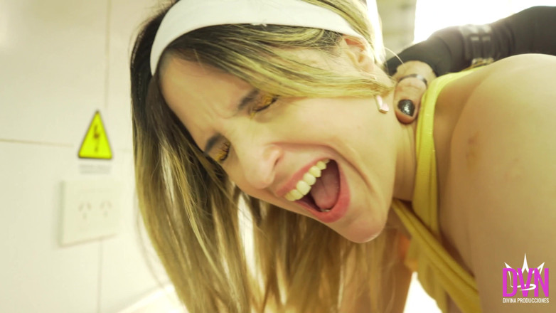 X13 Latex: Eine Nacht mit dem X-13 Latex-Barkeeper und Divina Maruuu