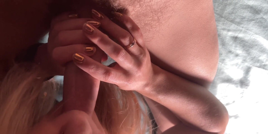 Hairy couple: De quatro, vaqueira, vaqueira reversa, amigas peludas fodem com pau...