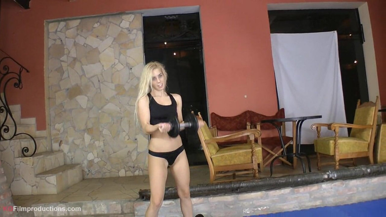 European Erotic Mixed Wrestling Club: Nesty-sunny- orgasmo di allenamento 1