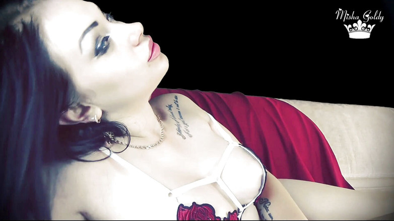 Goddess Misha Goldy: Juisy höschen für meinen kleinen sissy-boy