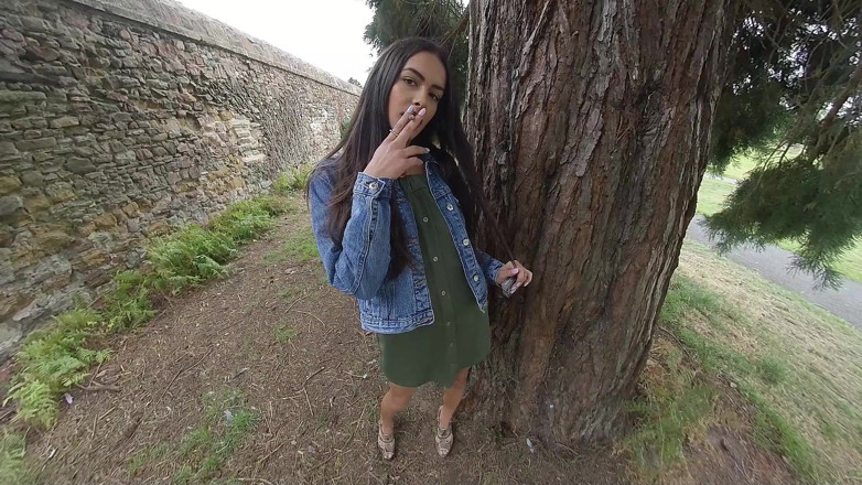 VR smokers HD-2D Videos Only: Kim modèle - Mighty Oak