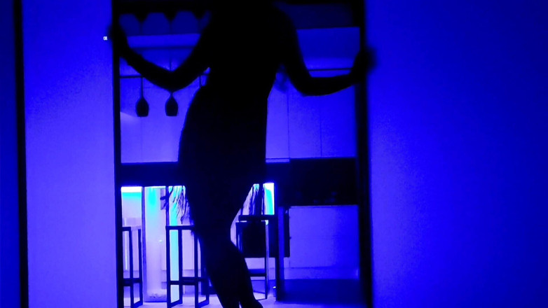 LovelyfeetsLola: Cewek sange ini datang untuk berdansa dan berujung dengan sperma...
