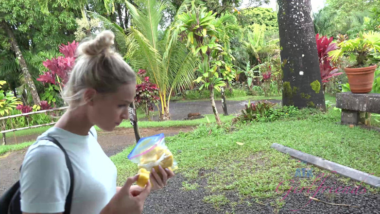 ATK Fans (Girlfriends): Vacanță virtuală în Hawaii cu Emma Hixx 9/16