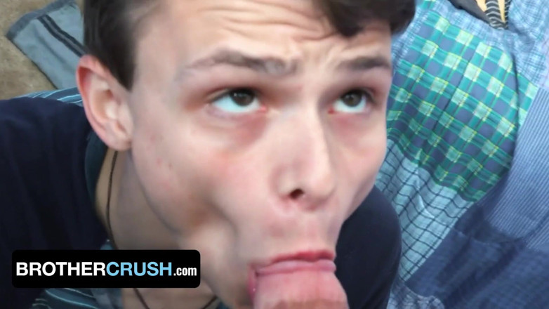 Brother Crush: Geiler hengst trickst aus und fickt das arschloch seines unschuldigen...