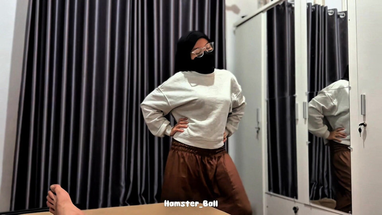 Hamster_Ball: Зраджую своїй дівчині, спостерігаючи за нею після душу перед від'їздом до коледжу