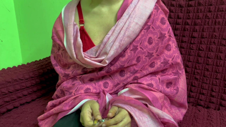 Riya Chowdhury: Medam, eu preciso de algum dinheiro, por favor me ajude