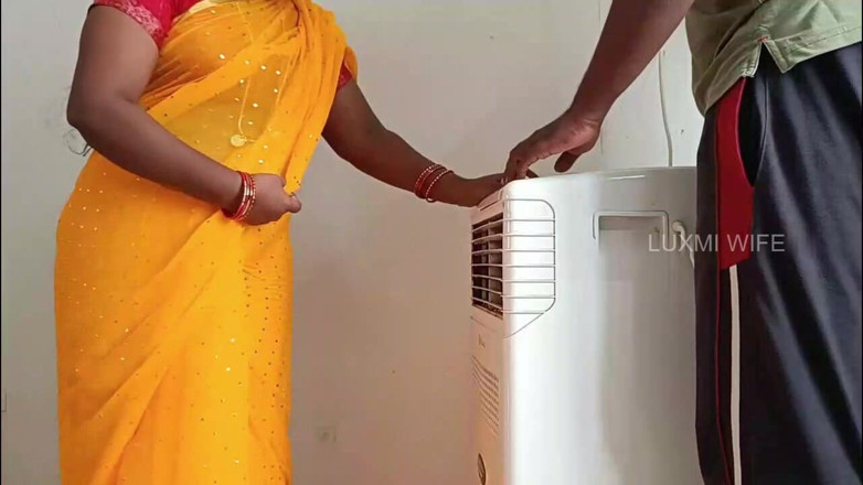 Luxmi Wife: 电工操性感纱丽服的家庭主妇-第1部分