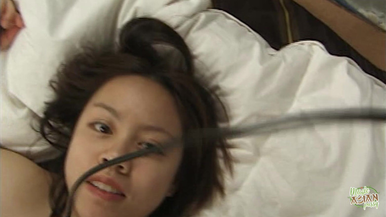 Magic Asian Pussy: Selepas Memberikan Footjob – Awek latina bertetek besar ini mengambil pancutan...