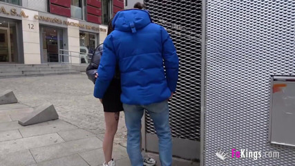 FAKings: Ze heeft zin in een grote pik en zal niet...