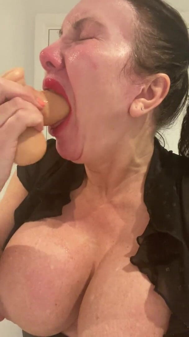 Sophie James: Aşırı mahvolan tükürük sümük yüzü kaplı
