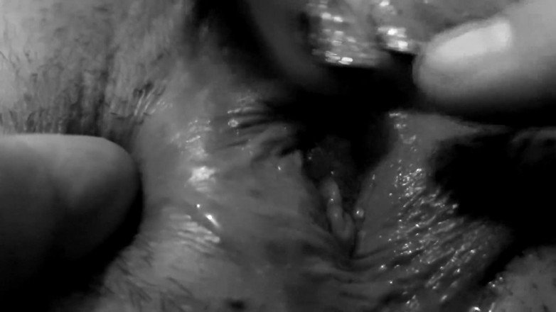 Bdsmlovers91: Jugando con su hermoso coño hasta que se corra - 60 fps...