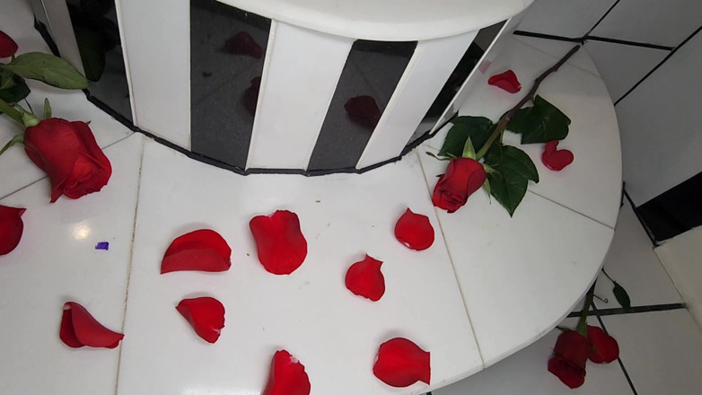Hotwife Lexi Love: Hete Vrouw Lexi Love Achter De Schermen Melkbad Fotoshoot!