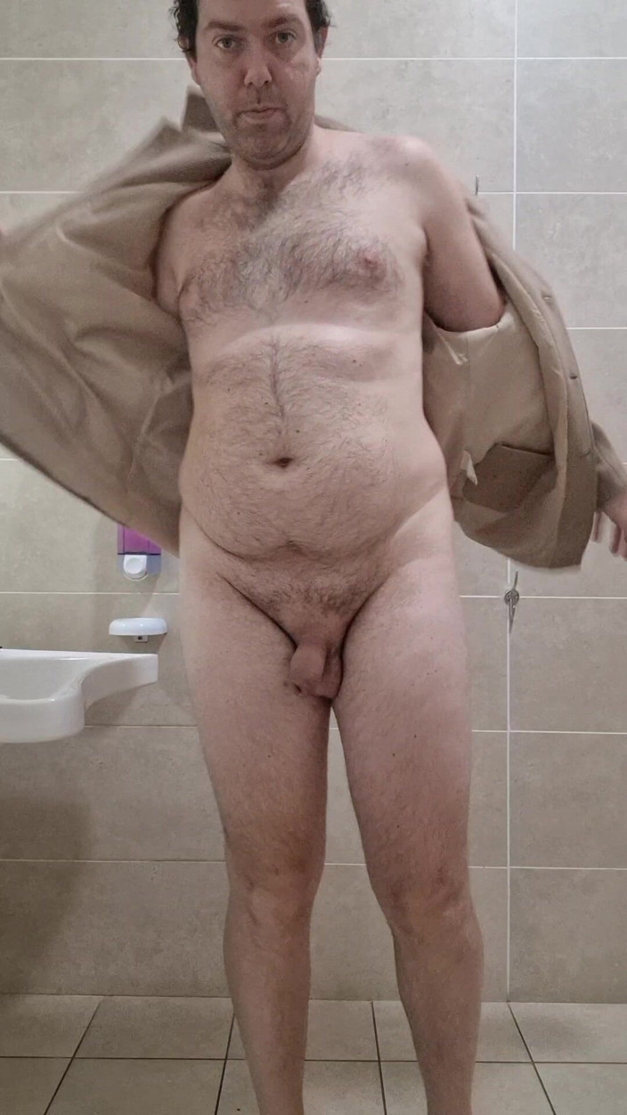 Mirko2589: Tutto Nudo Con Il Mio Abito