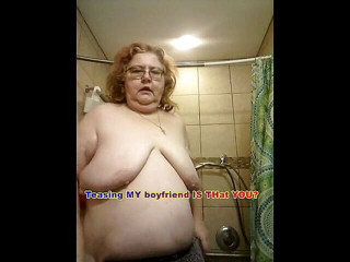 BBW nurse Vicki adventures with friends: Медсестра Вікі грає сама з собою на ліжку