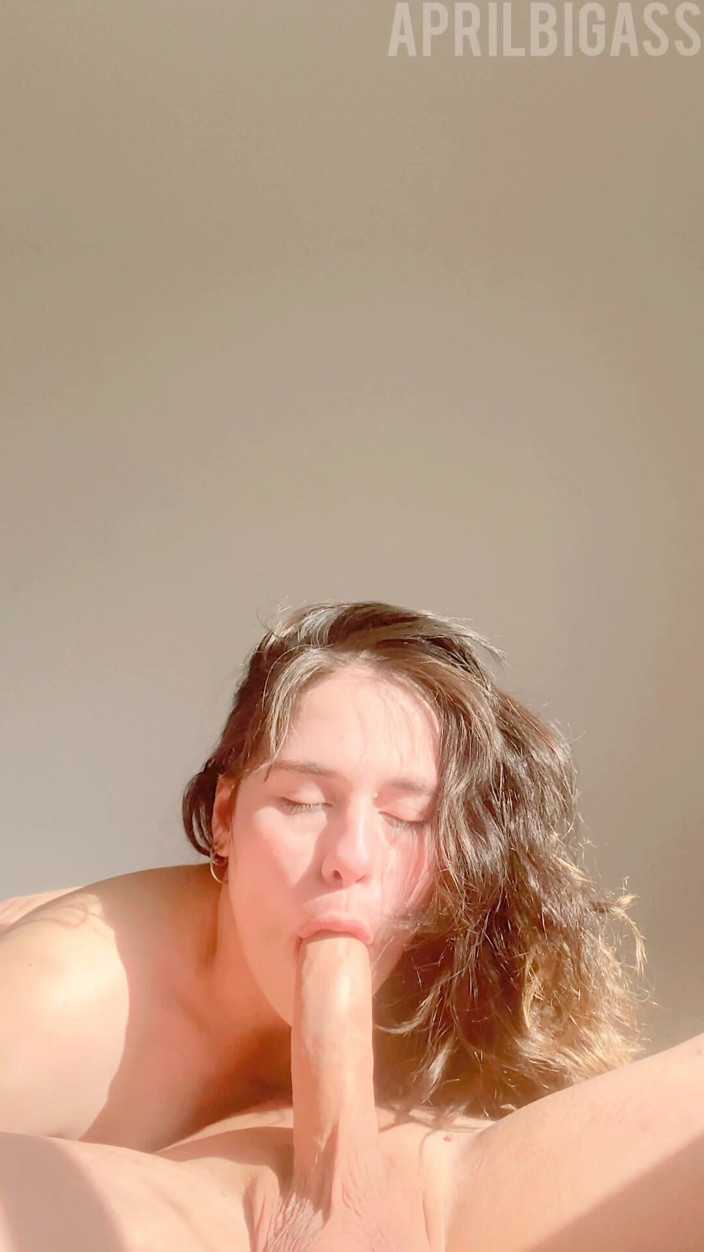 April BigAss: Creampie anal, je me fais baiser sans pitié par mon...