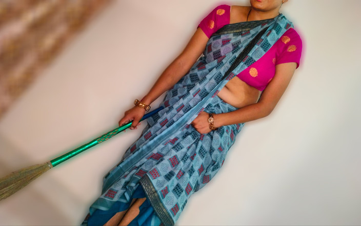 Yourdidipriya: Une demi-sœur a accidentellement sucé la bite de son demi-frère...