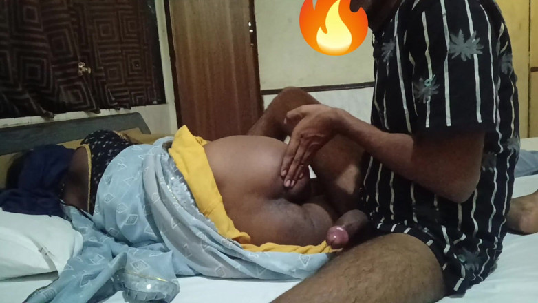 Desi Indian studio: Il grosso cazzo di Mein nella figa