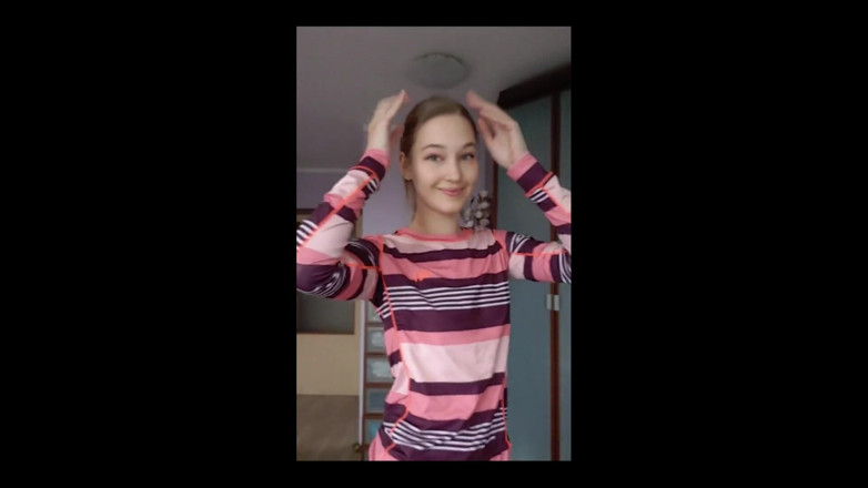 Mira Shark: Como de costumbre, ¡me dedoso las trenzas por la mañana! Espero...