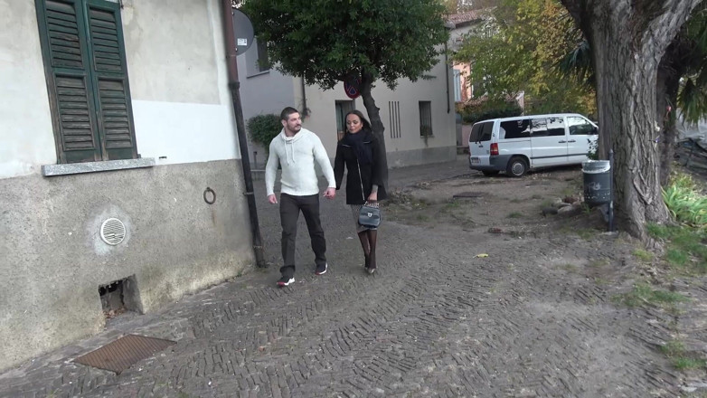 Transsexuell and gay club: Shemale pieprzy silnego dużego człowieka w swoim domu na pierwszej...