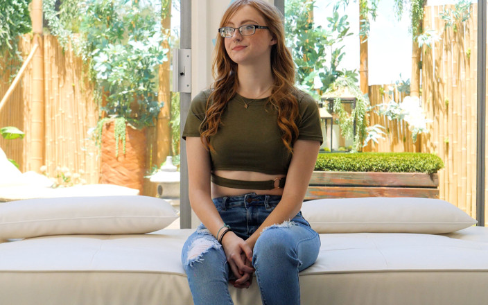 Net Video Girls: Tímida ruiva tem o estrondo de sua vida