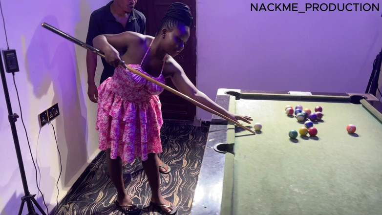 NACKME_PRODUCTION: G_queen neemt lekker grote zwarte lul
