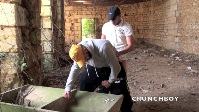 Crunch Boy: Гетеросексуальний хлопець відтраханий латиноамериканцем на відкритому повітрі
