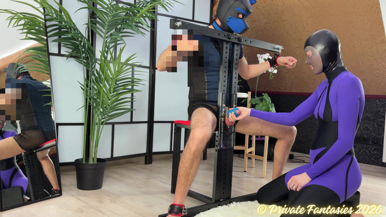 Private fantasies studio: Господиня доїть свого раба 3 рази в доїльному кріслі