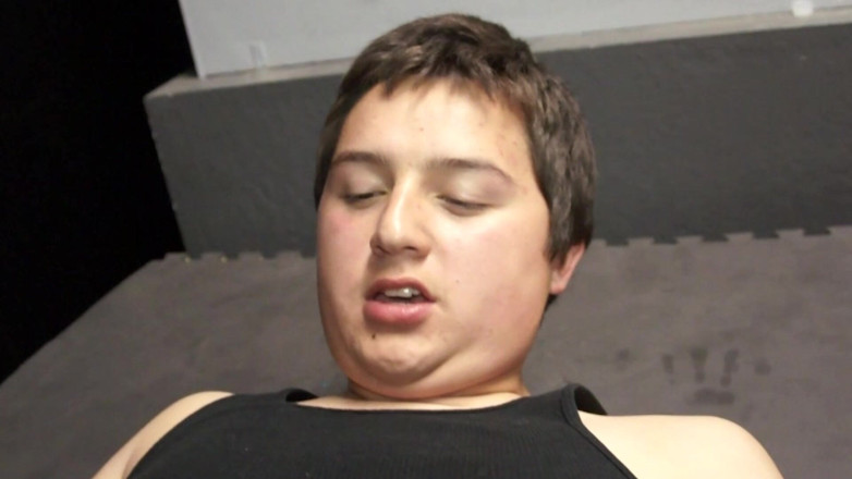 SEXUAL SIN GAY: Più hot twinks scena 4: due amici twink si scopano duro...