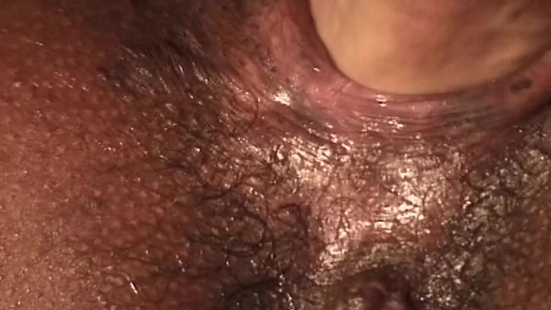 Bangora MILFs: Grávida milf rosebud anus esticada e pingando molhada