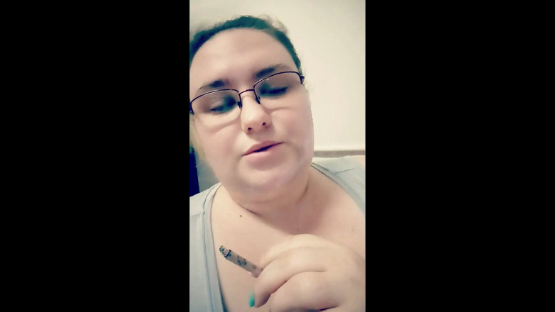 LaLaDelilah: Будь моєю попільничкою в чаті