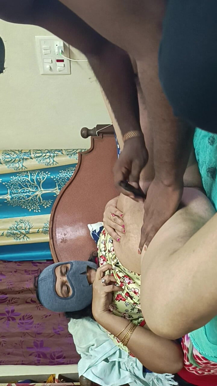 Decent couples: Desi schöne stiefmutter muschi rasieren mit stiefsohn