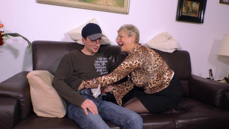 Deutschland porn: Twoja pieprzona babcia!