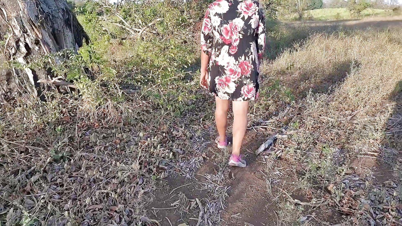 Marys: वह चूत चुदाई में समाप्त होने वाली हॉट और अजीब आउटडोर स्थिति की सवारी करती है