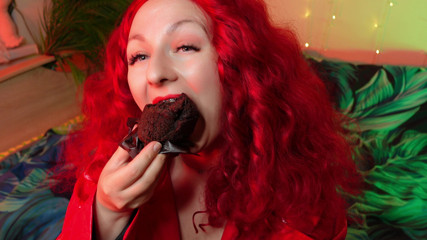 Arya Grander: Asmr fetish alimentare!