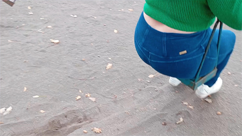 Kellyhotstepmom: Pouvez-vous M’aider À Me Balancer, Bébé ? Pousse-moi Plus Fort Par Derrière.