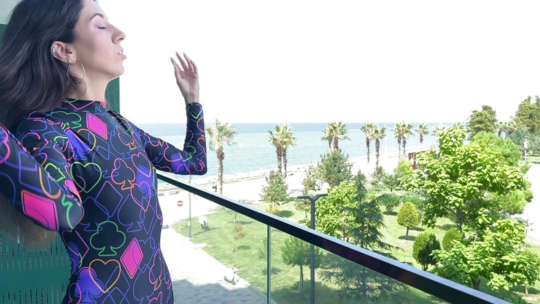 Falcon Al straight porn: Minyon üvey kız kardeşim için üç büyük yarak ailesi evde yokken onu...