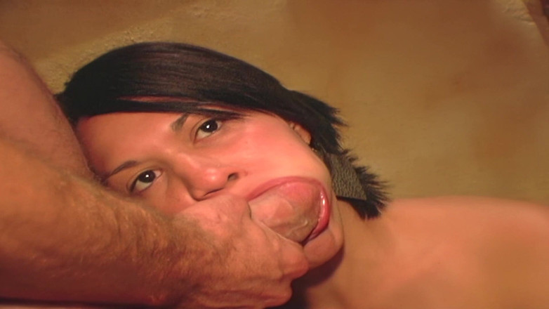 Perv Milfs n Teens: Allaura menelan setiap tetes air mani dari kontol dia selesai...
