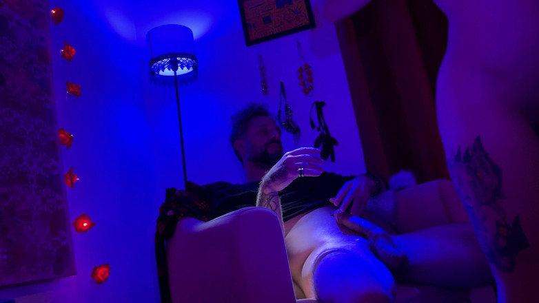 Quente club: Latin Kahverengi Saçlı, Yaşlı Boğuk Kızı Baştan Çıkarmak Için Striptiz Yaptı...
