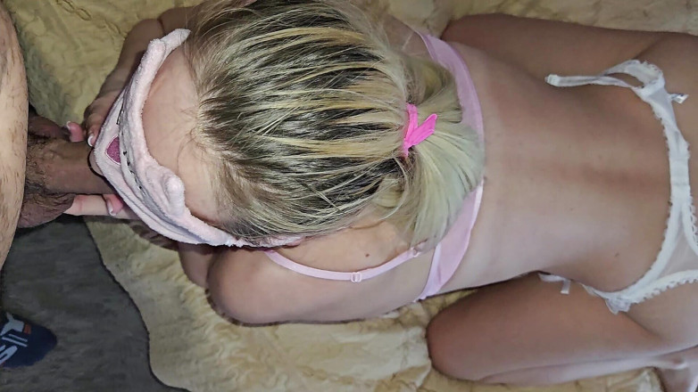 Audrey: Árabe esposa fodida por vizinho francês mais velho na cama...
