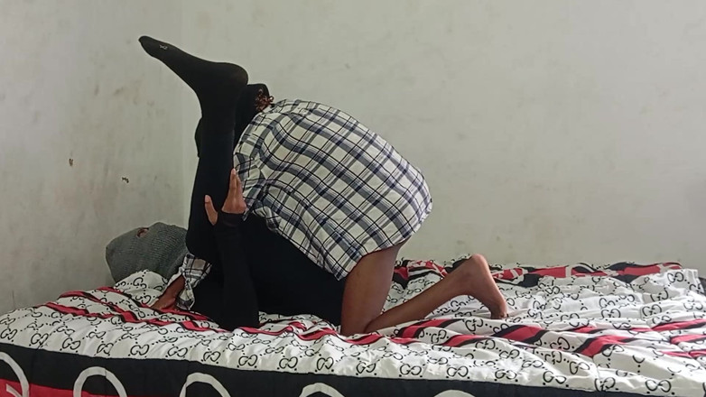 Petite Erotic Africa: Micuța iubită înapoi din vacanță