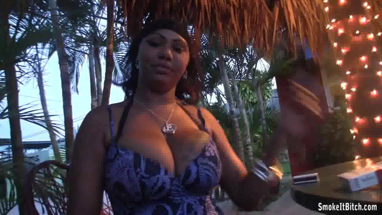 Smoke it bitch: Awek Dominican Awek Dominican yang bertetek besar
