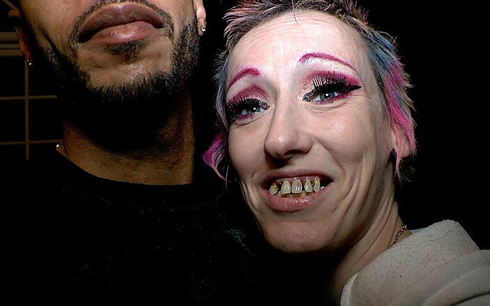 Midwest freaks: Expunerea zâmbetului pepsodent