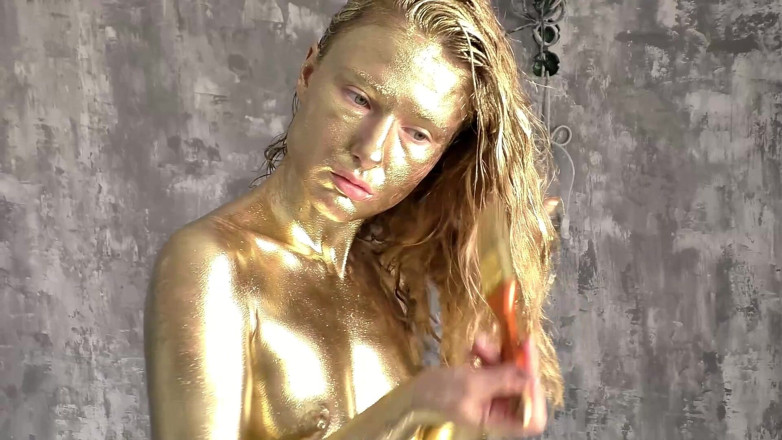 Laloka4you: 美丽的金色连体衣艺术和与金色皮肤美女的温柔性爱