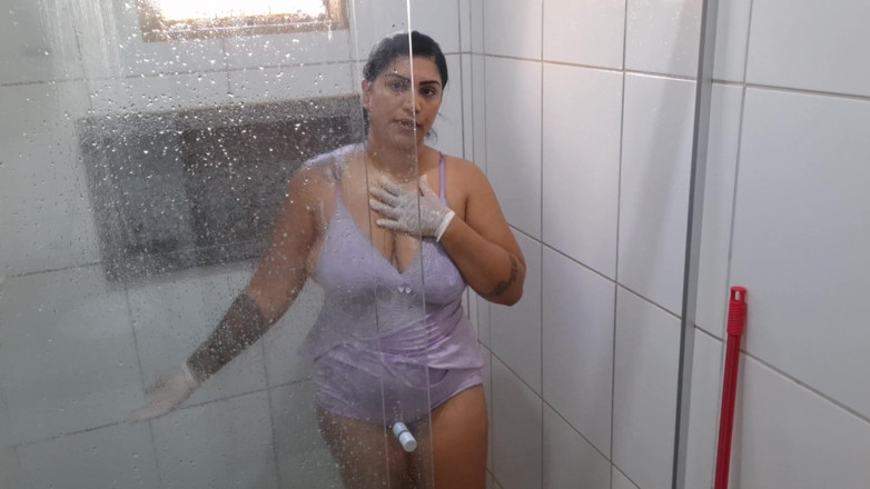 Casal Mattos: Pelacur di kamar mandi: Istri saya memamerkan keringat dan menunjukkan...